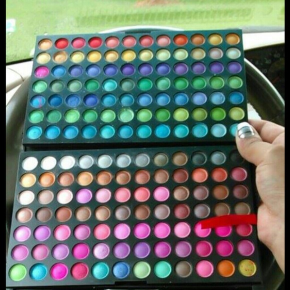 Eyeshadow pallet