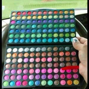 Eyeshadow pallet