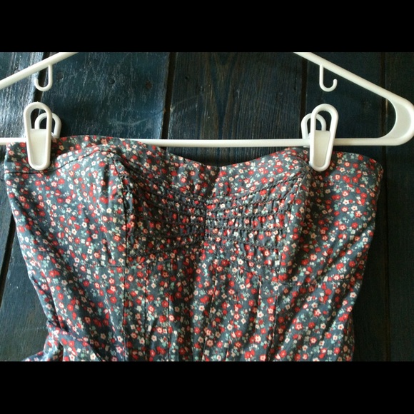 Cute floral springtime strapless dress