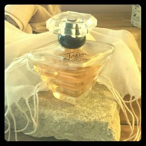 Tresor Eau de parfum, Lancome