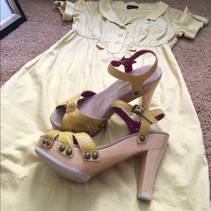 Marc Jacobs yellow chunky platform heel w/box