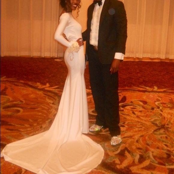 PROM DRESS - Picture 2 of 4