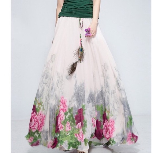 WIDE HEM FLORAL SKIRT