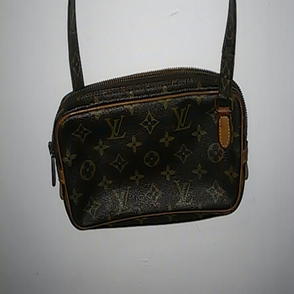 SOLD....Authentic LV crossbag