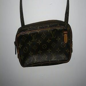 SOLD....Authentic LV crossbag