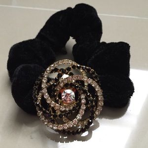 Diamond flower hair tie