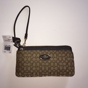 New Coach Wallet Wristlet