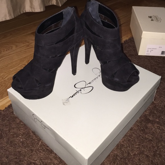 JESSICA SIMPSON black open toed pumps!