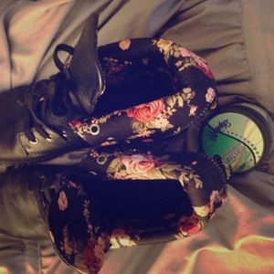 Worn Doc Marten Floral Leather Boots Size 9 & wax!