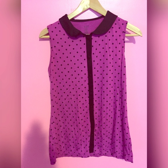 Cute Sleeveless Plum 🍇 colored polka-dot Top