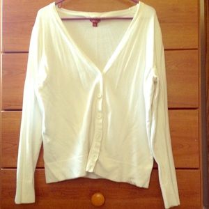 Comfy white cardigan👚