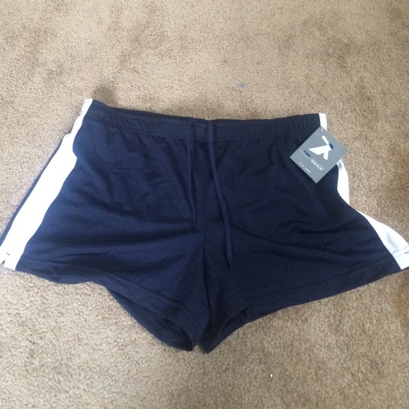 BRAND NEW SPORT SHORTS FOR WOMEN SIZE: X-Large