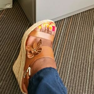 MICHAEL KORS WEDGE SANDAL