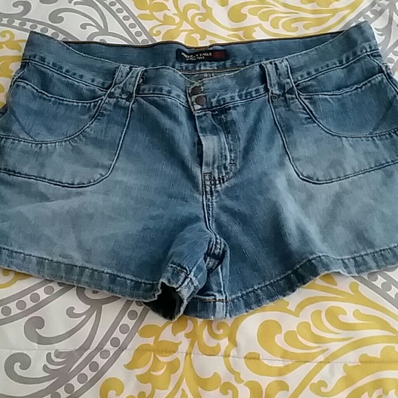 BUNDLE SIZE 14. AMERICAN EAGLE SHORTS