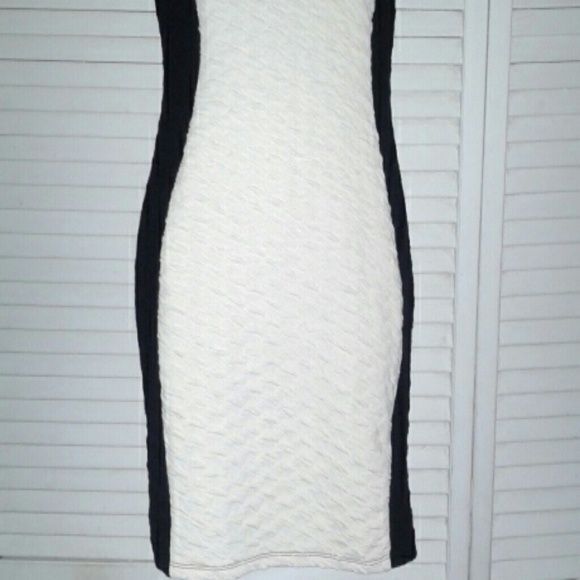 COLOR BLOCK DRESS - Picture 2 of 4