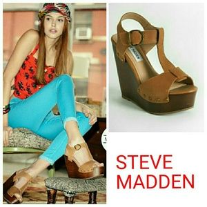 STEVE MADDEN Platform Sandals