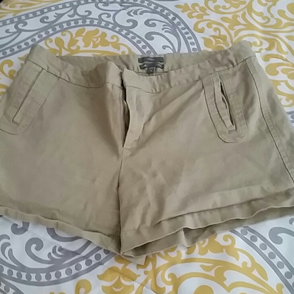 Sold in bundle Gap Stretch size 12 shorts khaki