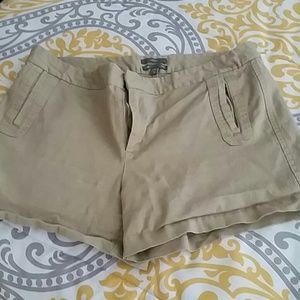 Sold in bundle Gap Stretch size 12 shorts khaki