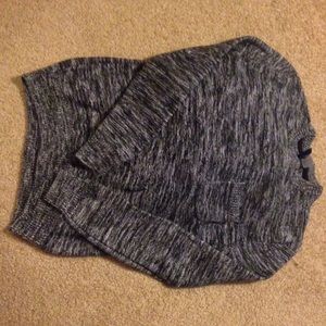 H & m sweater never worn. Med.