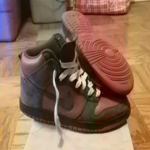 Nike Dunks Red/Grey - Picture 4 of 4