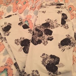 American eagle floral skinnies