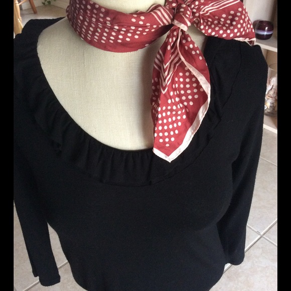 🚫BUNDLED🚫🌹Bl Top Scoop Neck & Ruffles🌹 - Picture 2 of 3