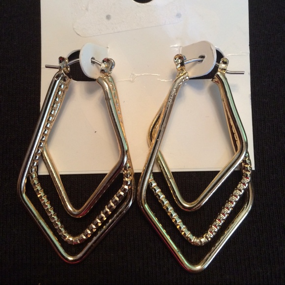 Gold earring diamond shape.sold