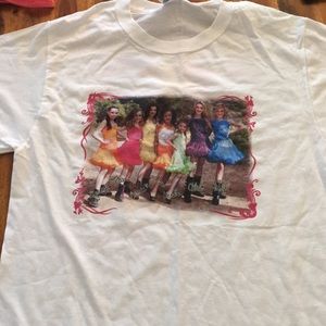 Small t-shirt signed by the cast of Dance Moms