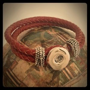 Leather bracelet interchangeable snap