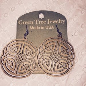 Green Tree Jewelry Earrings NWT $10 Eco-friendly❤️