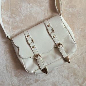 White Scallop Messenger Bag