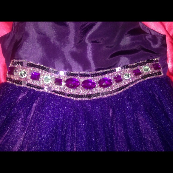Dress - Picture 2 of 4