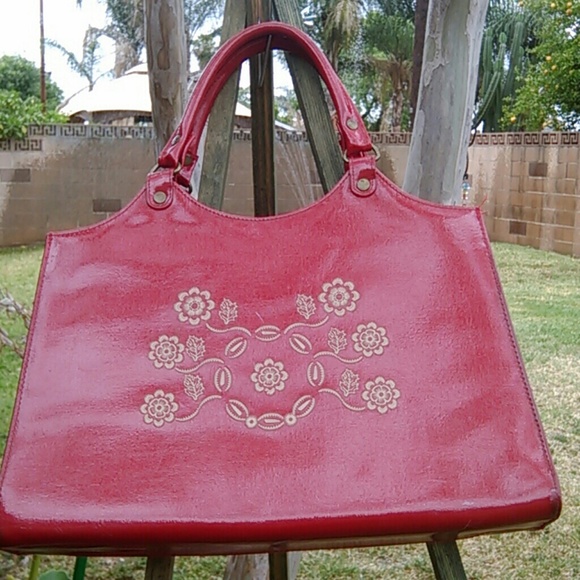 Red patten hand bag
