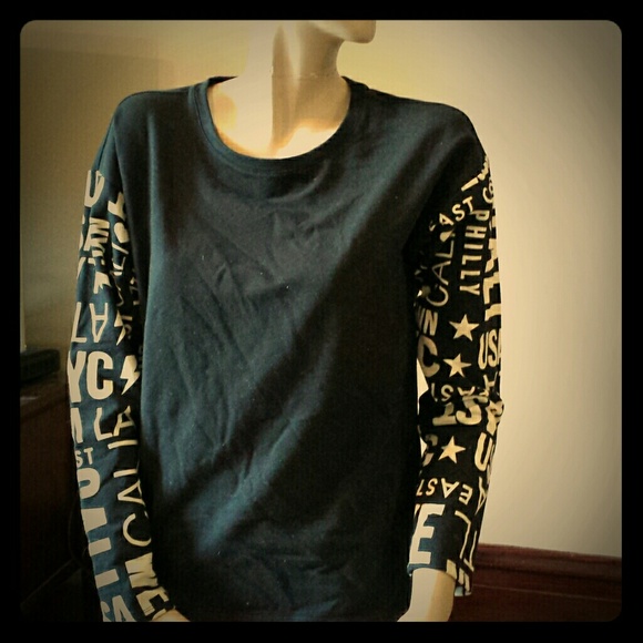 EDGY PRINT SLEEVE CASUAL BLACK SWEATER SZ S - Picture 1 of 4