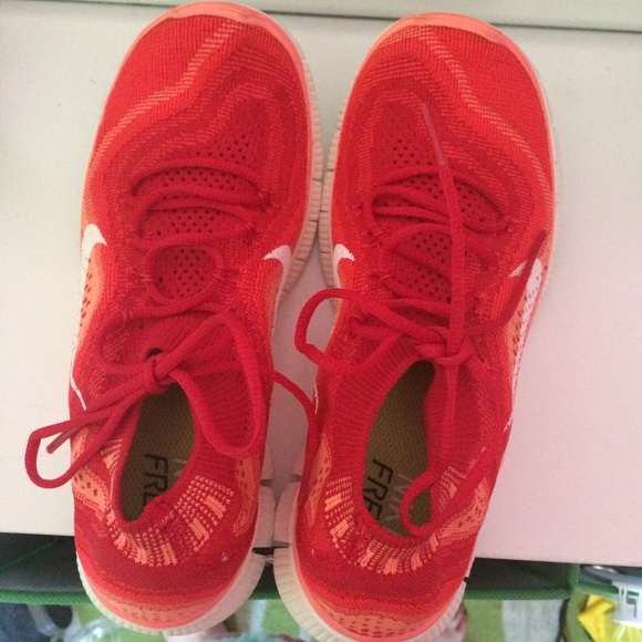 Nike free fly knit