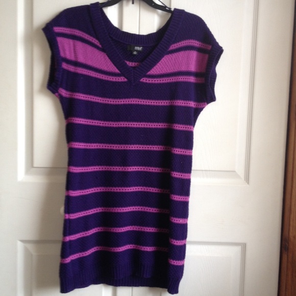 Top - Picture 2 of 2