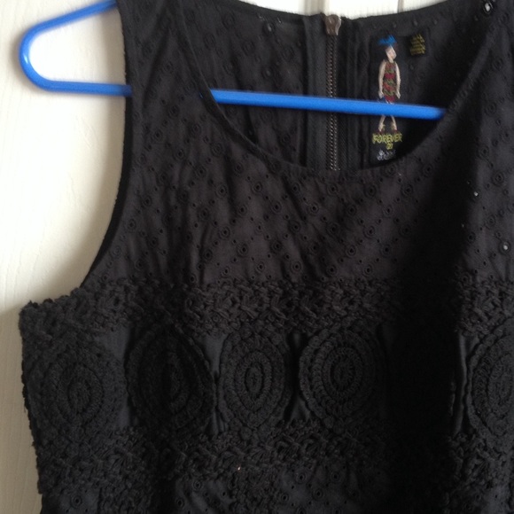 Dress - Picture 4 of 4