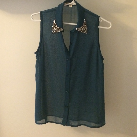 Hunter green tank with decorative color
