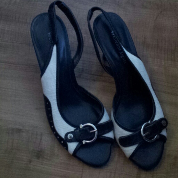 Shoes-black & white heels (pumps) NWOT