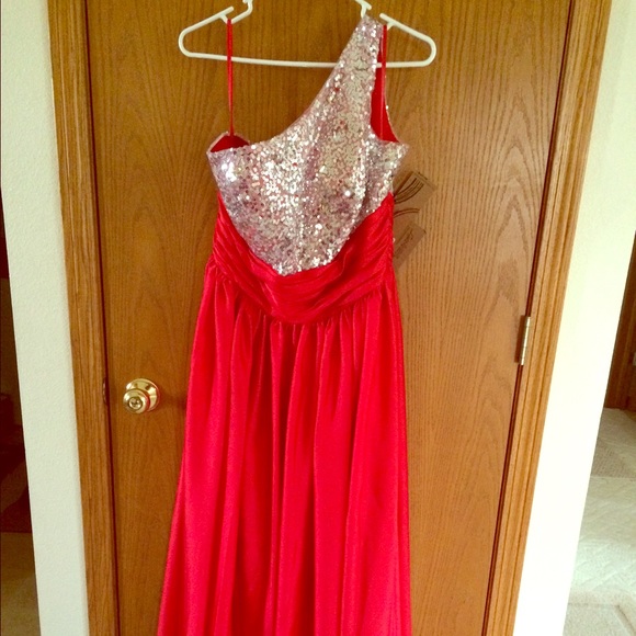 Gorgeous red formal!