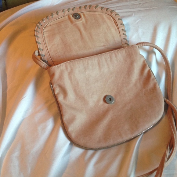 Pink Aztec fringe purse - Picture 2 of 4