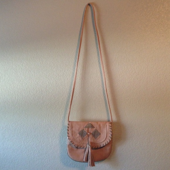 Pink Aztec fringe purse - Picture 4 of 4