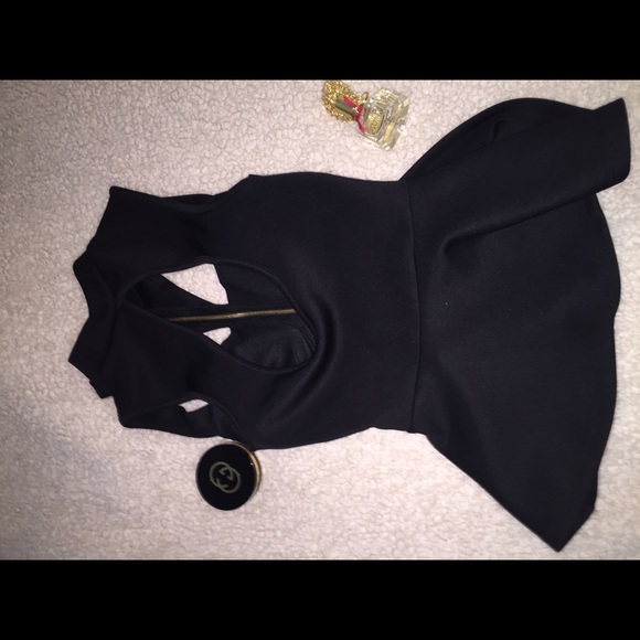 Black peplum top gold zipper - Picture 2 of 3