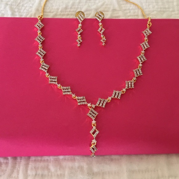 Necklace and Earrings set, NEW