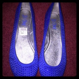 LIKE BRAND NEW! Royal blue stud flats!