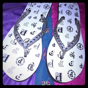 BRAND NEW! Victoria's Secret PINK flip-flops