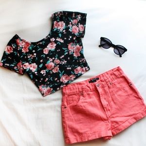 ❌SOLD❌Floral Crop Top