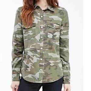 Camouflage print shirt jacket