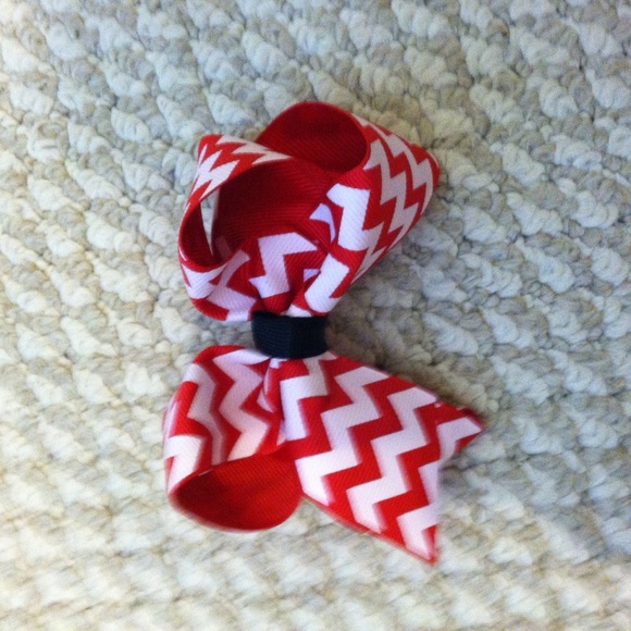 Red & White Chevron Hairbow