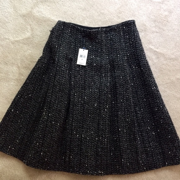 Brand new gorgeous magaschoni tweed skirt
